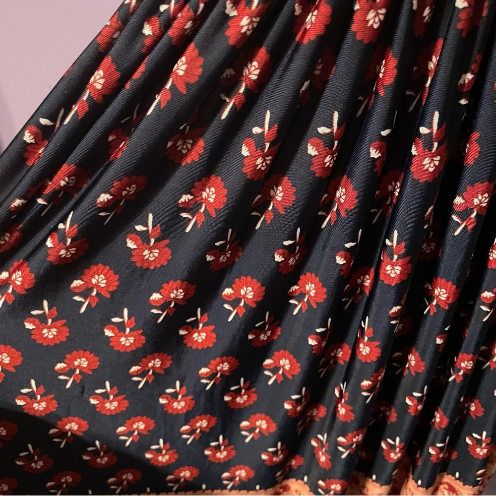 Lily Morgan Smocked Flower Print Flowy Midi Dress. size S - Picture 3 of 7